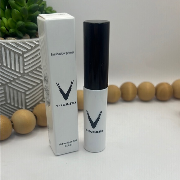 Vkosmetik Eyeshadow Primer - Picture 1 of 6